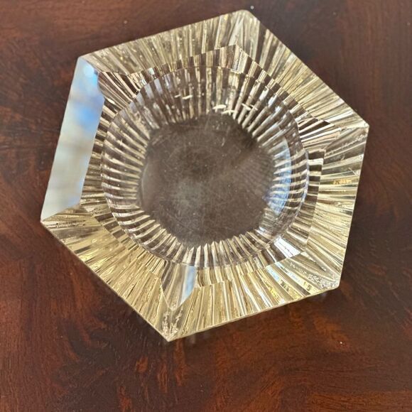 1970s glass hexagon ashtray - Picture 2 of 6